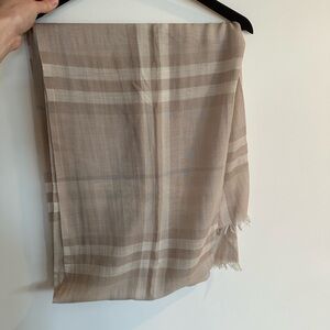 Burberry lightweight scarf